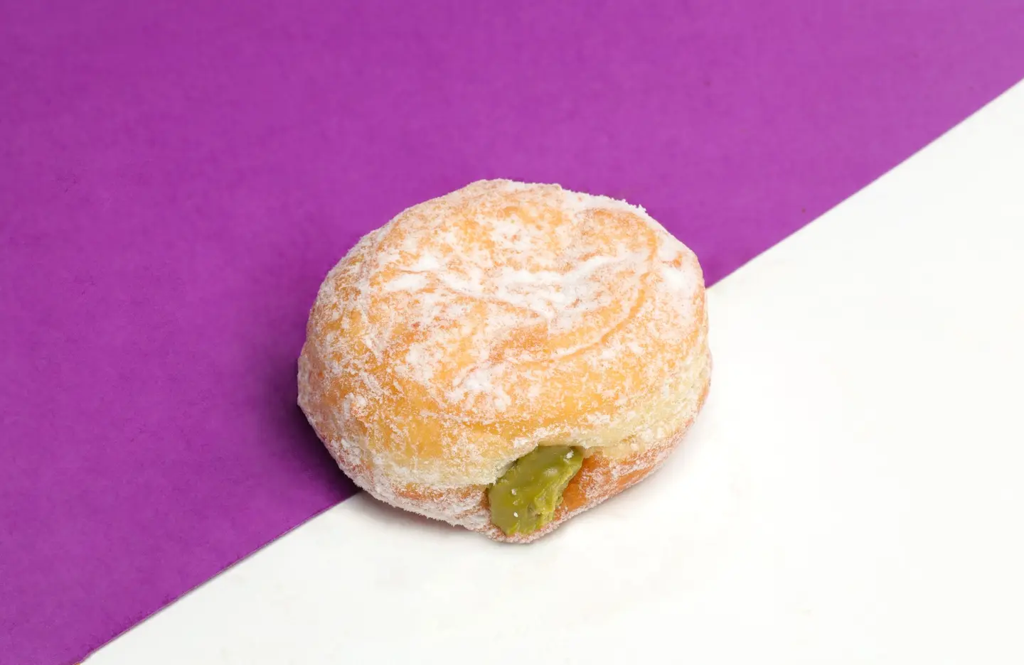 دونات بستاشيو