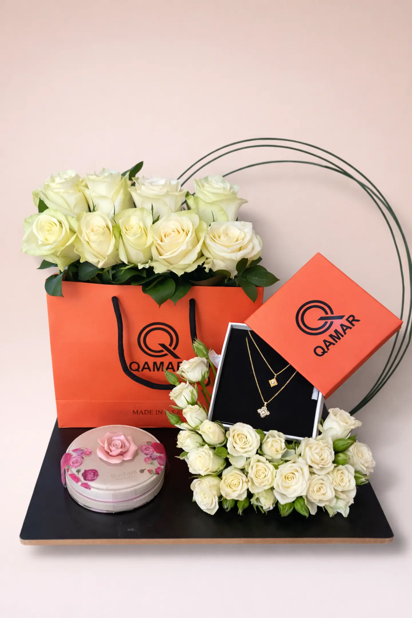 Necklace Arrangement With Roses 8