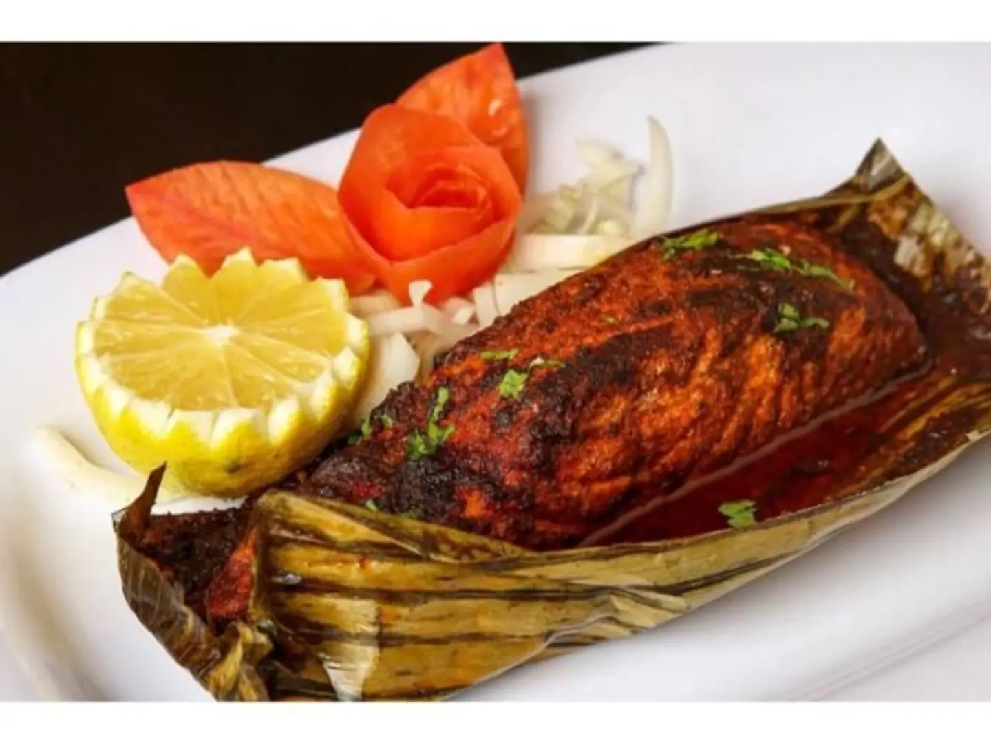 سالمون باوراق الموز