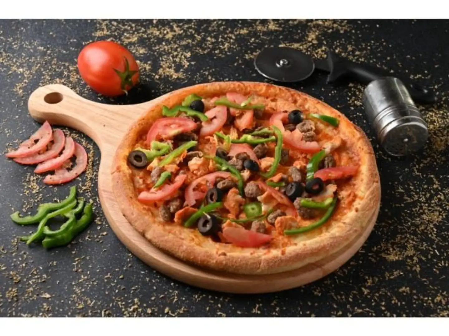 بيتزا عشاق اللحوم كبير