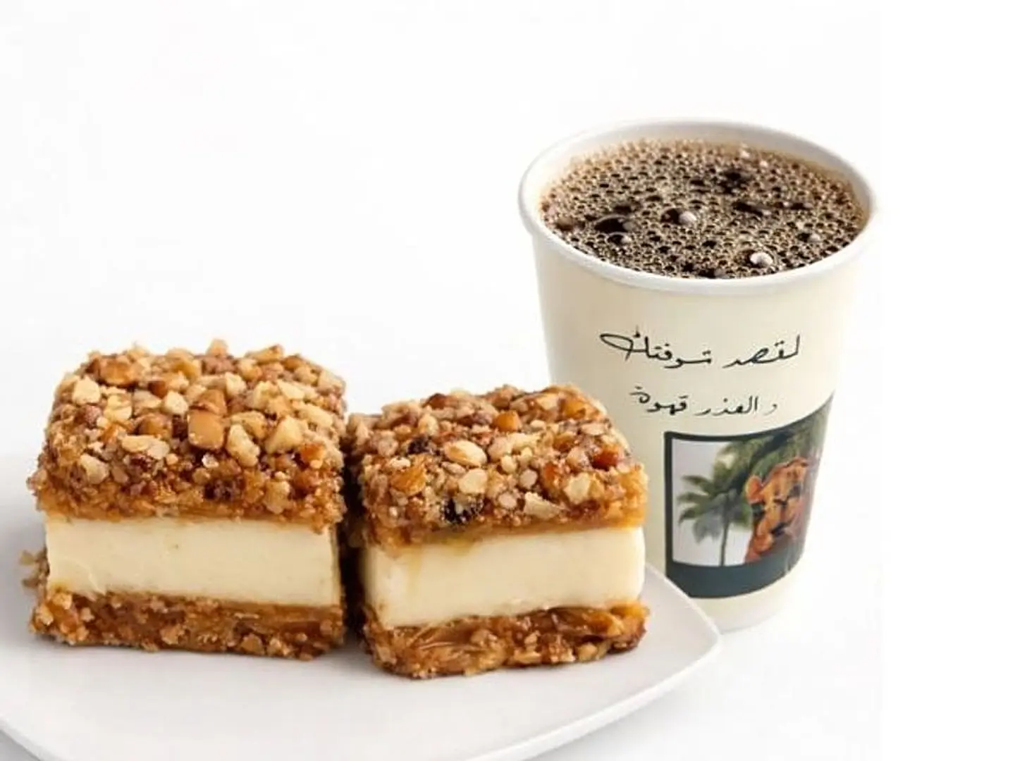 تشيز كيك بيكان ومشروب من اختيارك