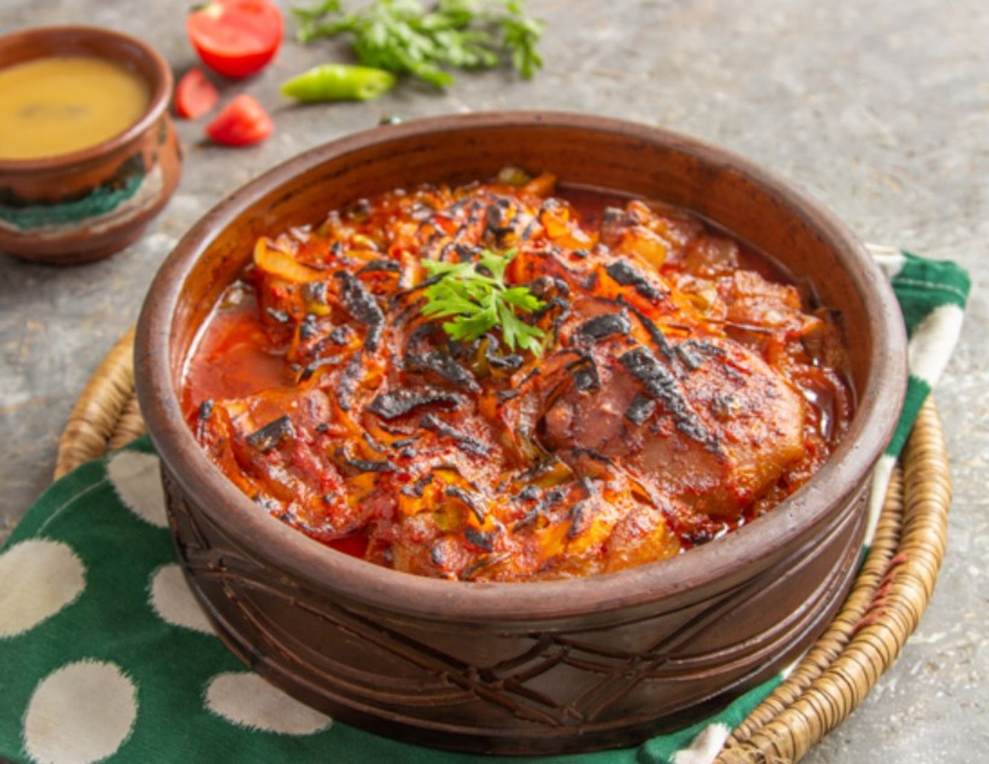 طاجن كوارع بالصلصة