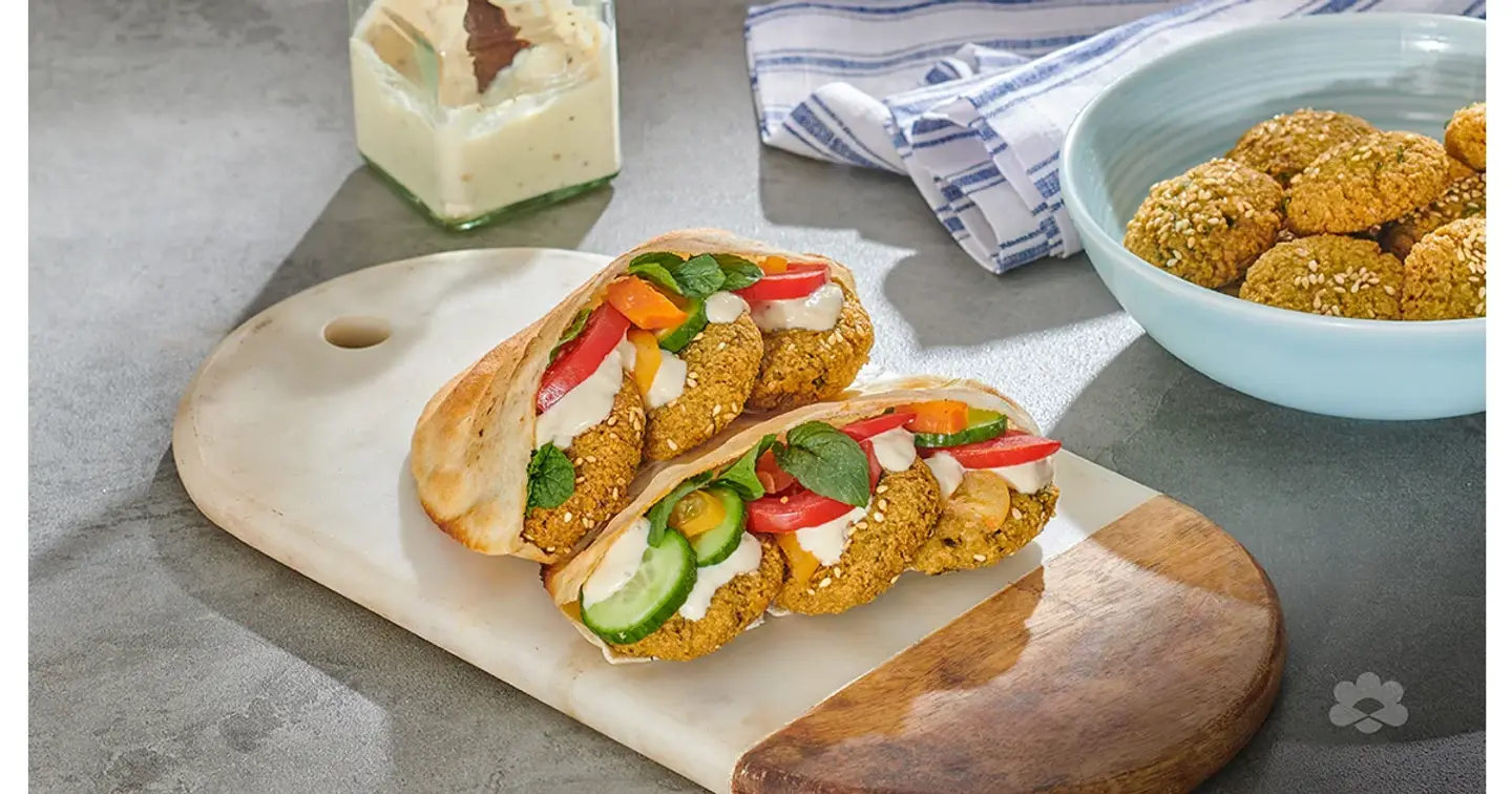 فلافل خبز عادي مع البيض