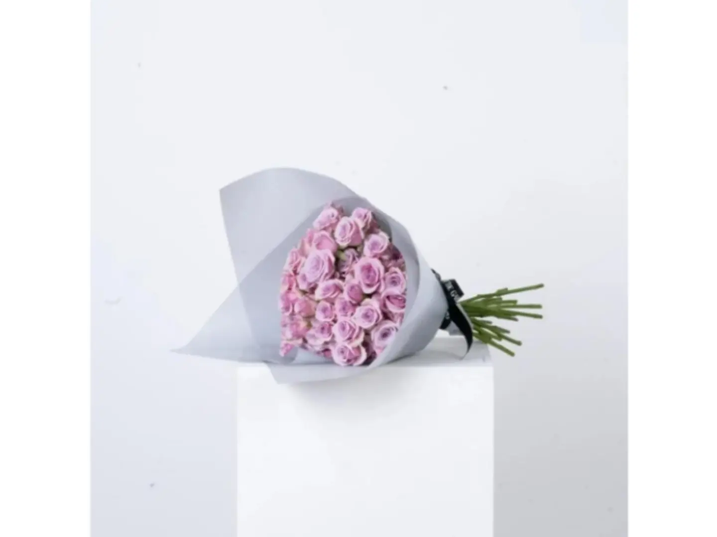 باقة بيبي روز لمسة رمادية