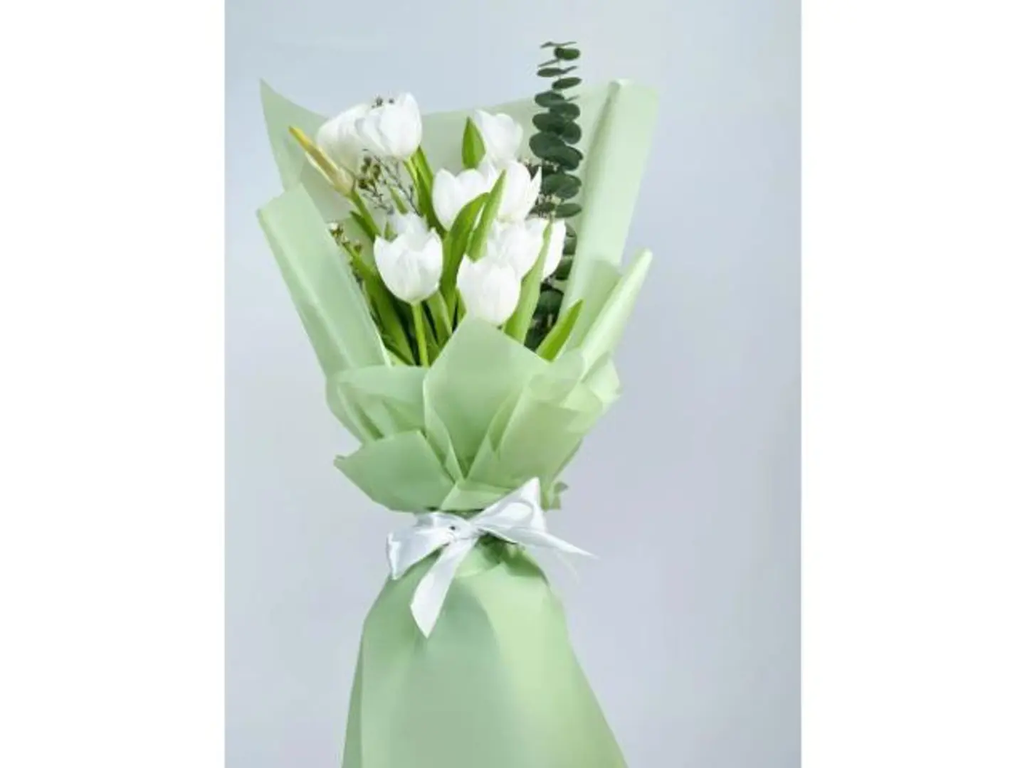 باقة تناغم التوليب واليوكليبتوس