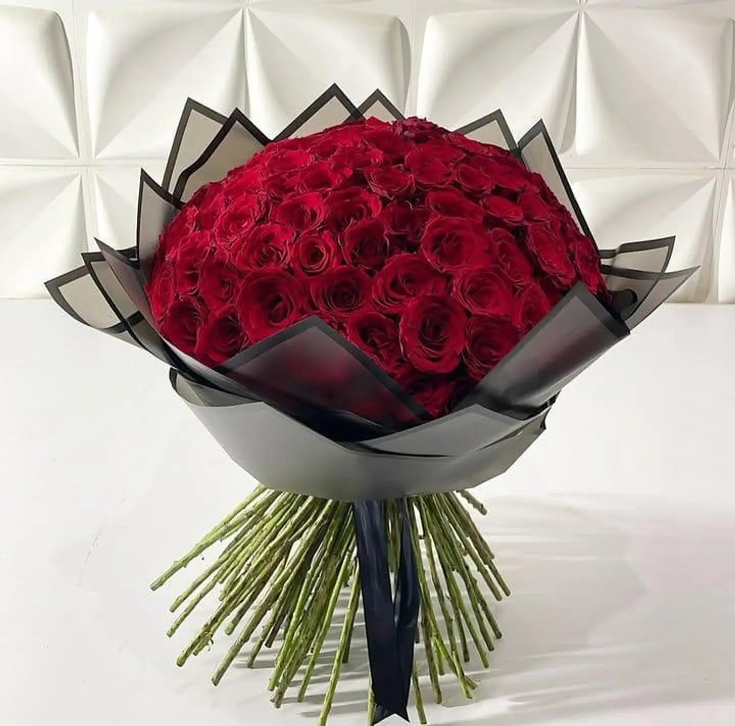Elegant Bouquet Of 15 Natural Red Roses