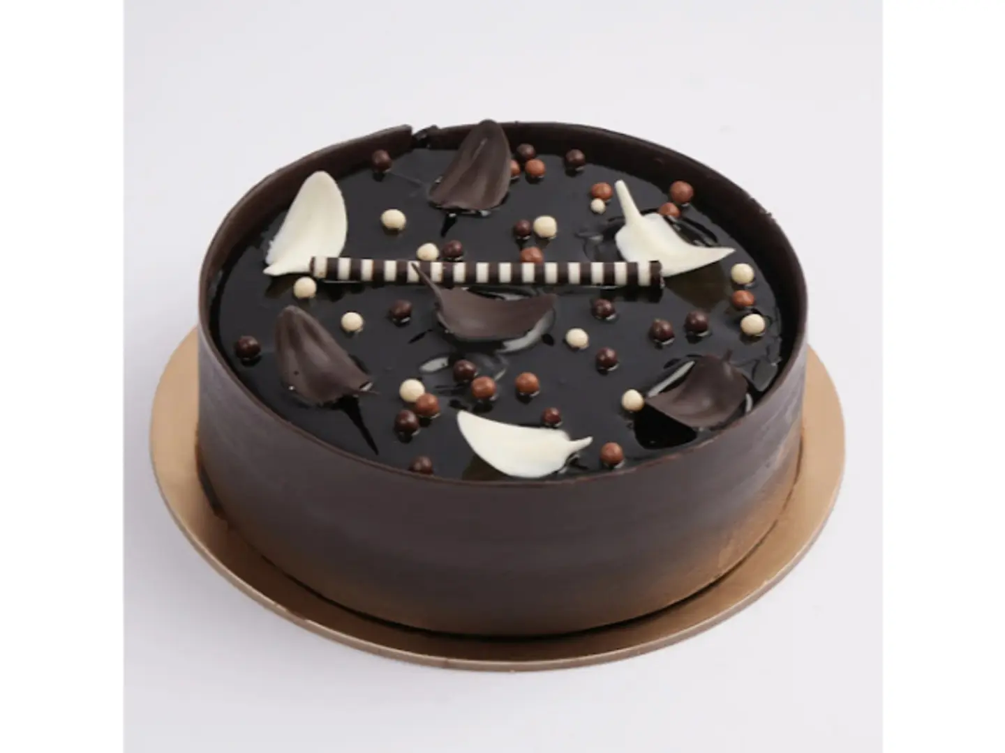 كعكة فادج بيضاء داكنة سماوية