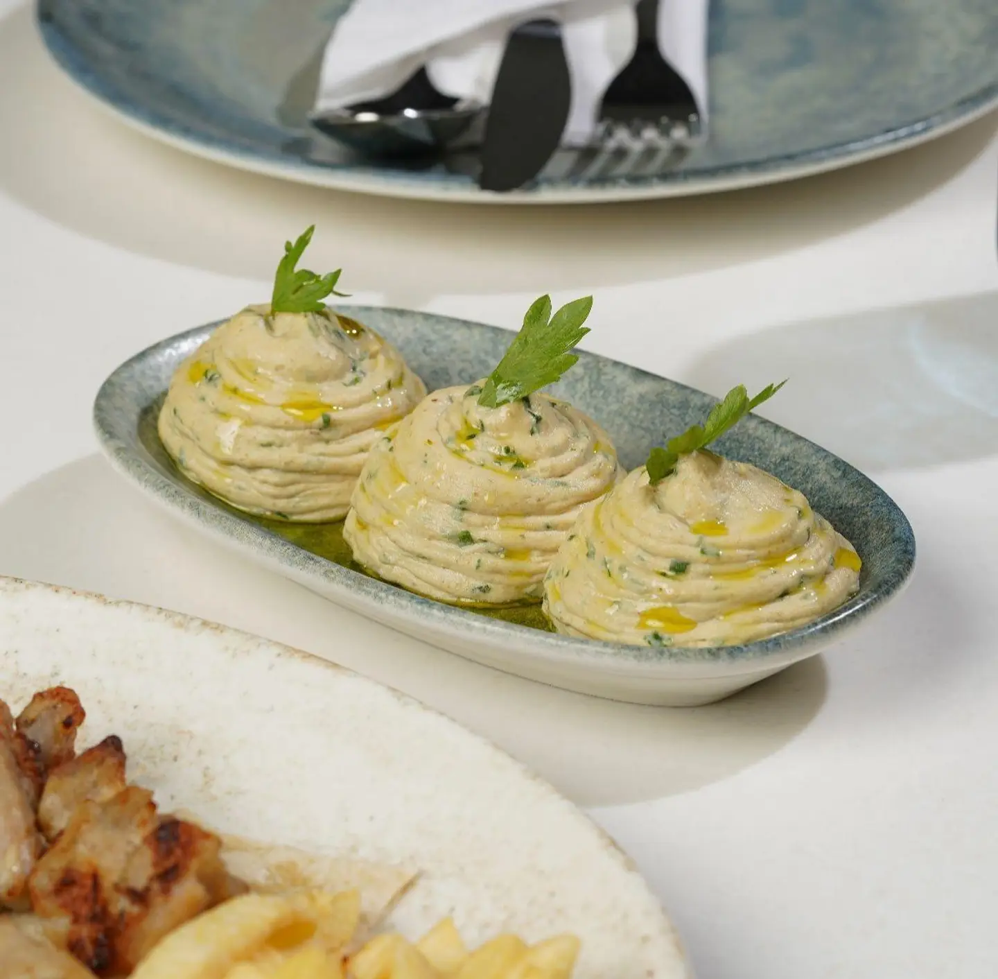 Hummus Beiruti