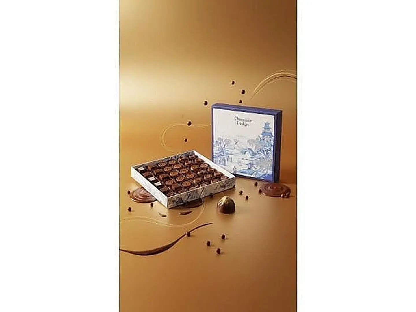 بوكس مربع ازرق كبير 36 حبة