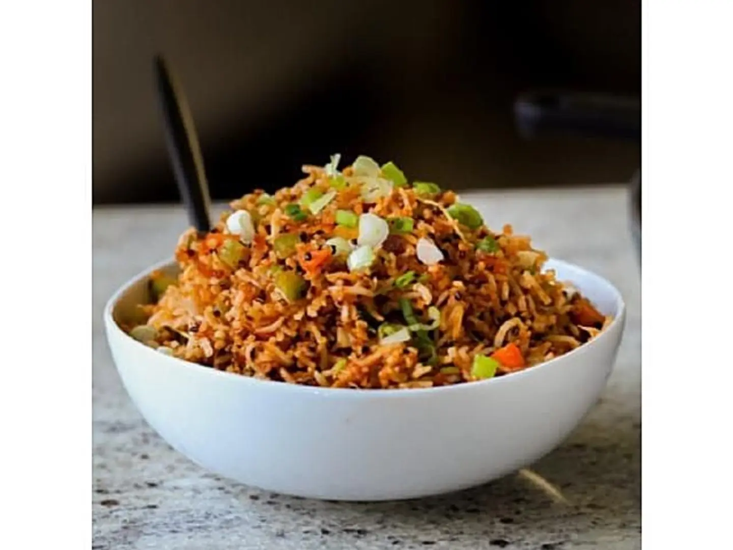 أرز مقلي بالدجاج على طريقة شيتزوان