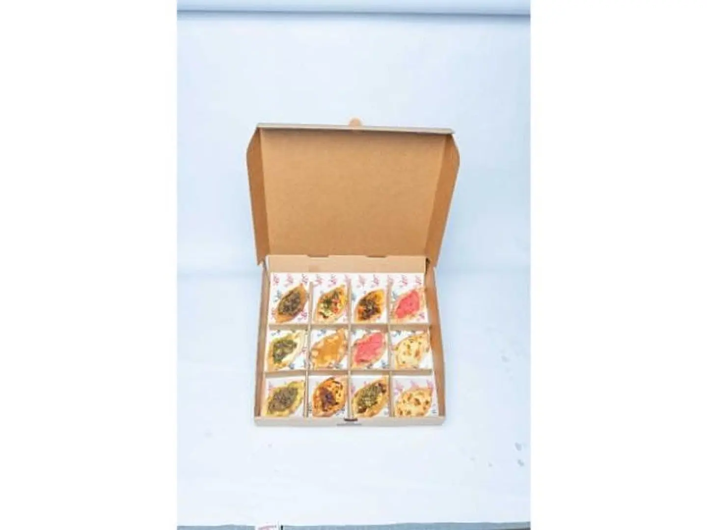 بوكس معجنات ميني كبير