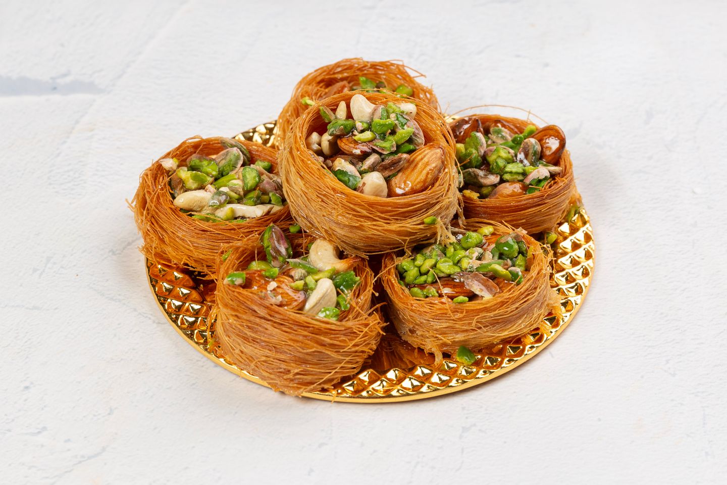 عش مكسرات