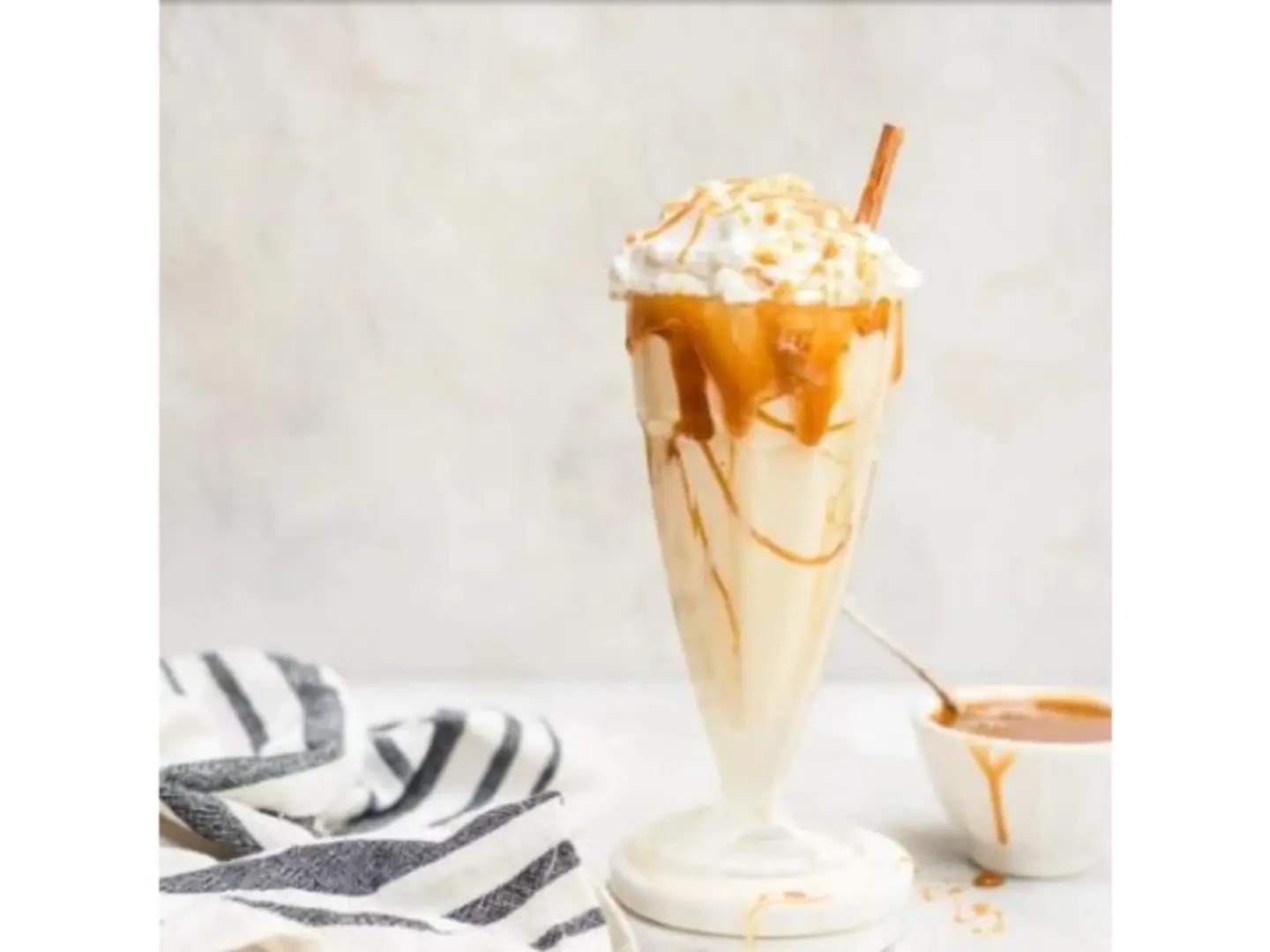 ميلك شيك بندق