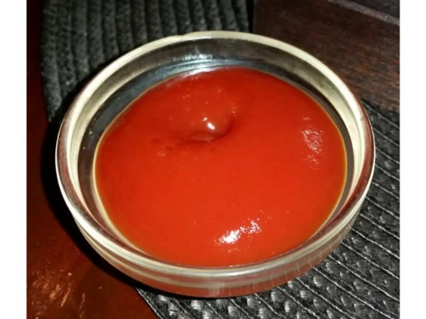 علبة صوص كاتشب