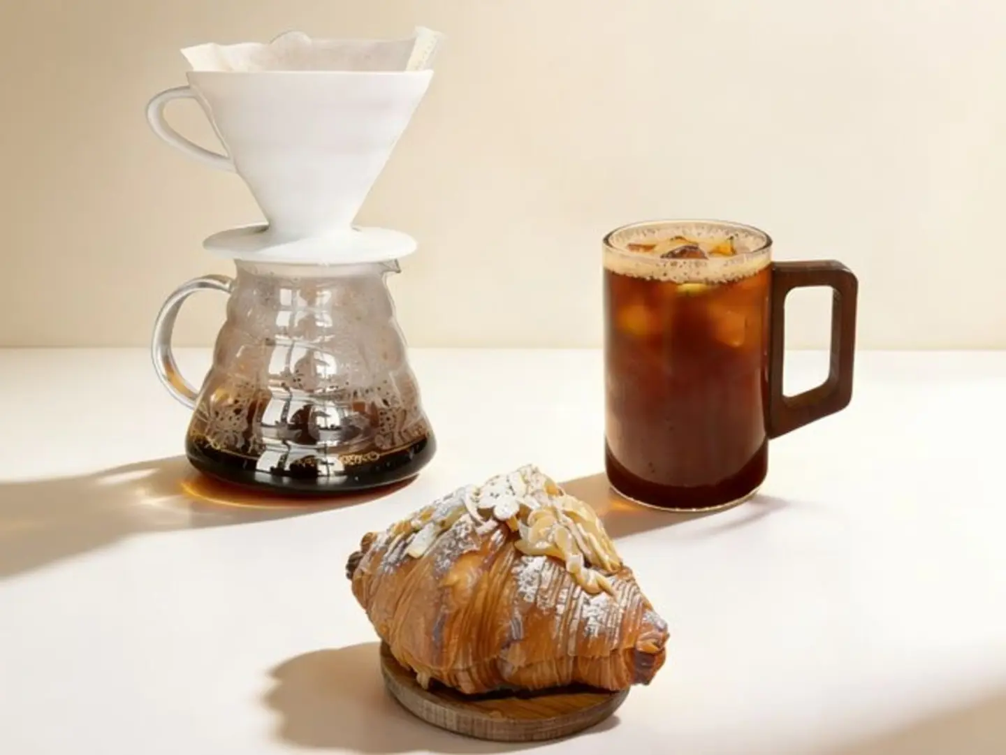 قهوة مقطرة مع كورواسون