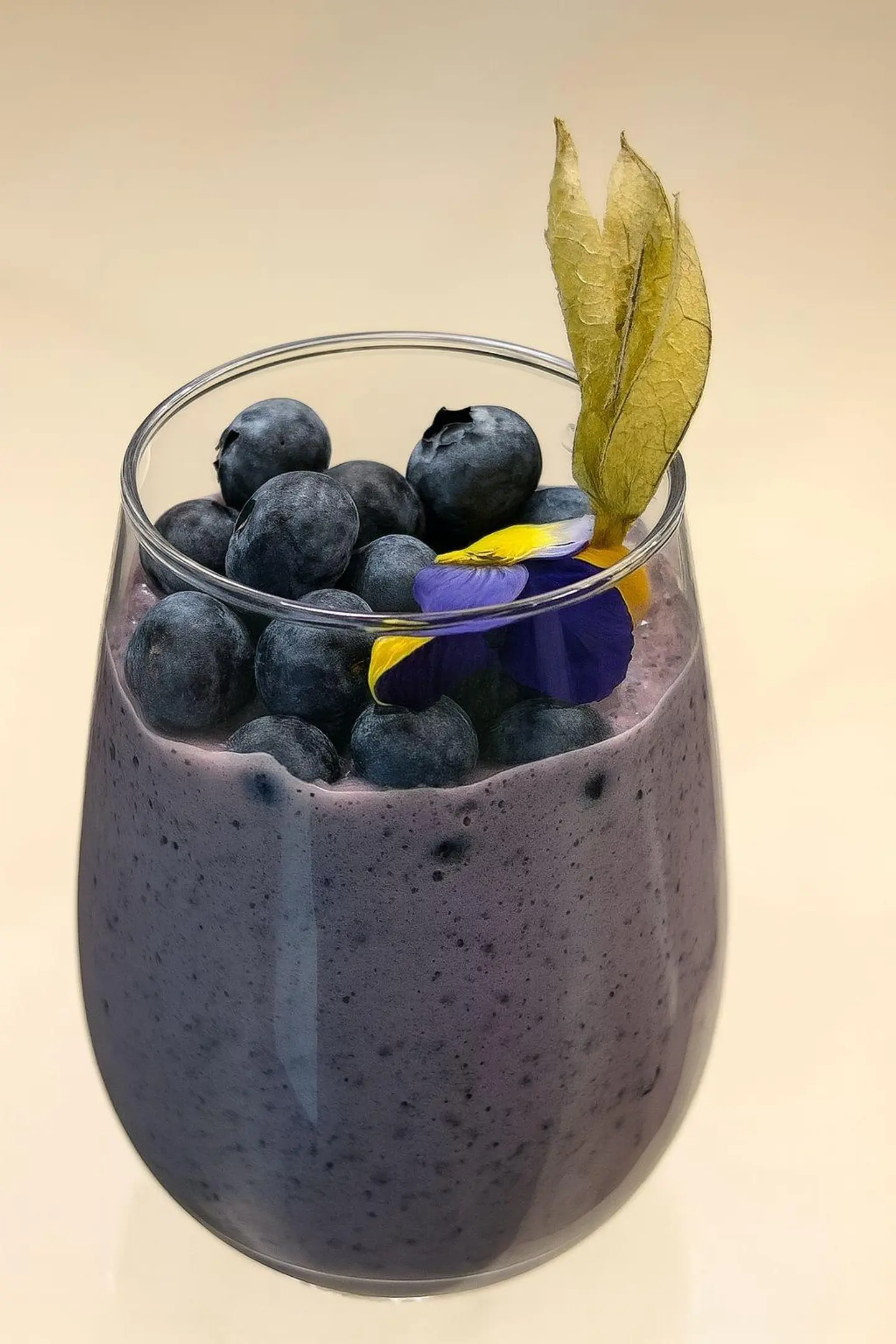 Blueberry Oatmeal With Cinnamon And Lemon