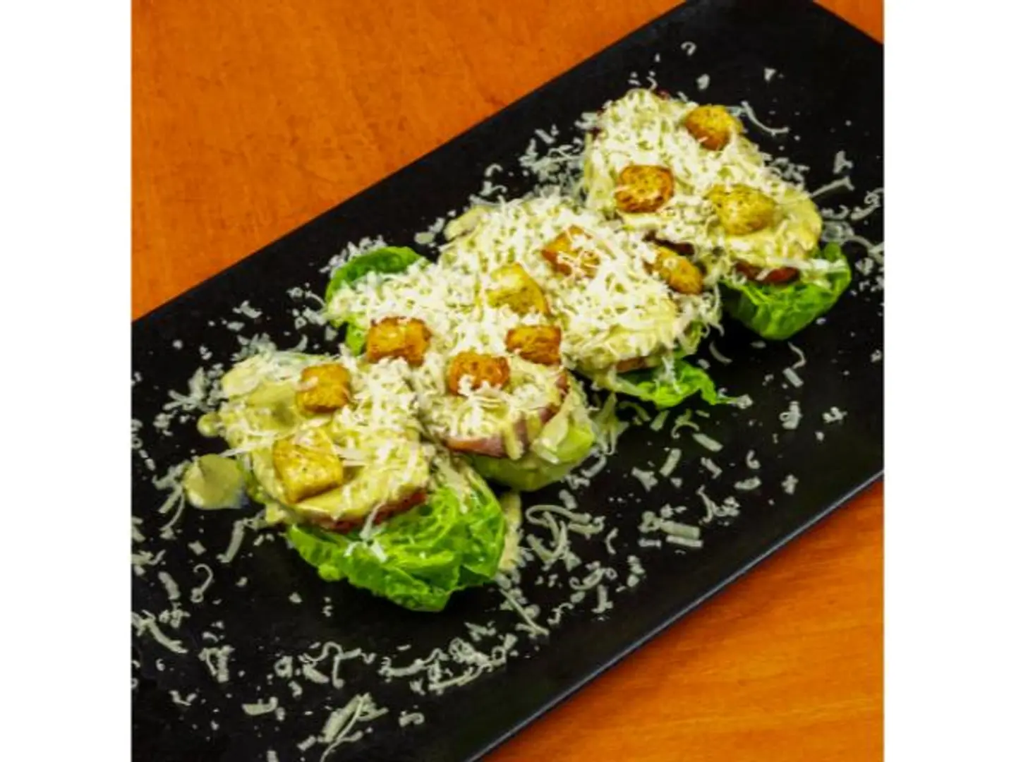 سلطة سيزر بالدجاج