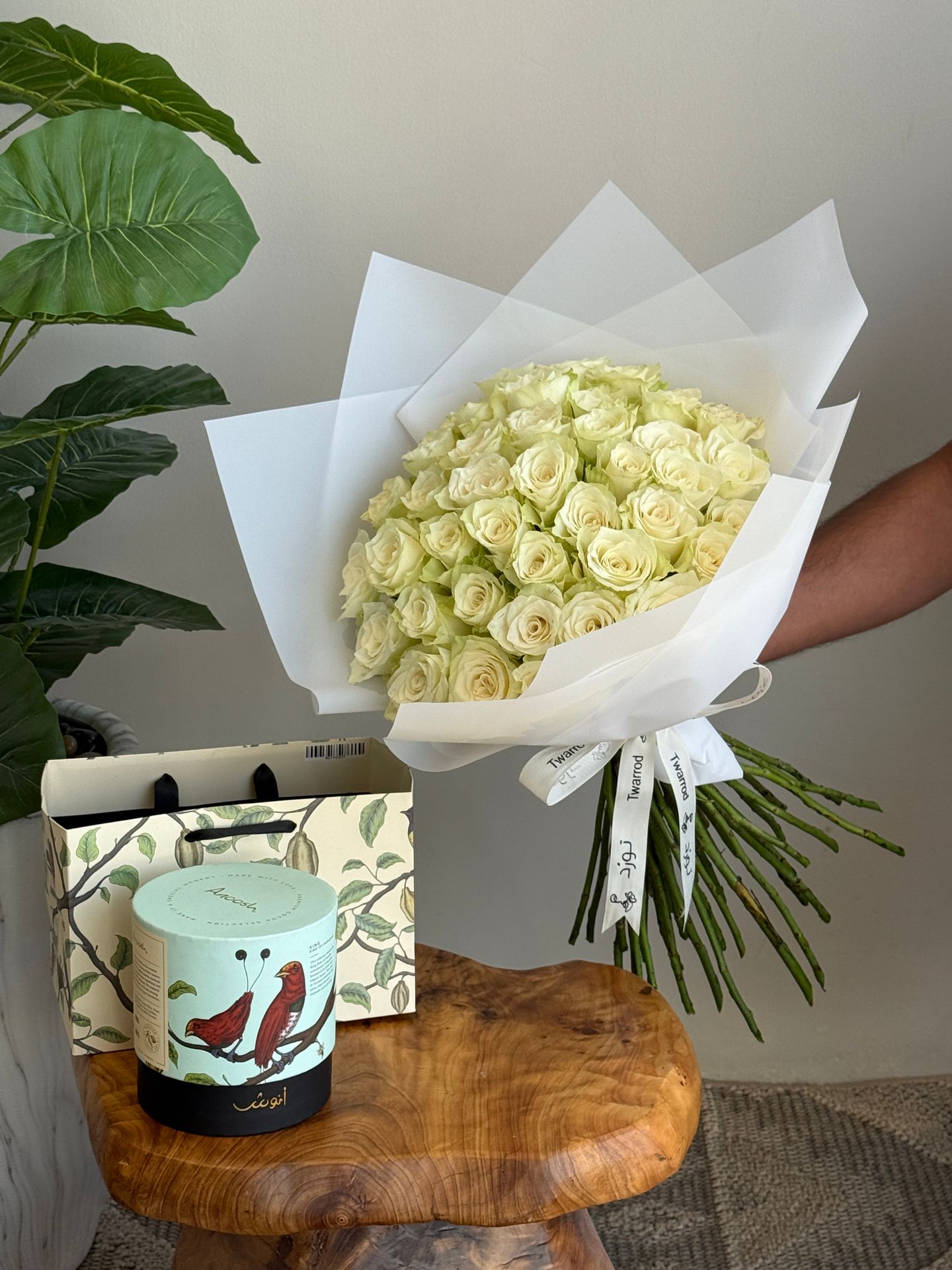 باقة ورد ابيض مع شوكلت