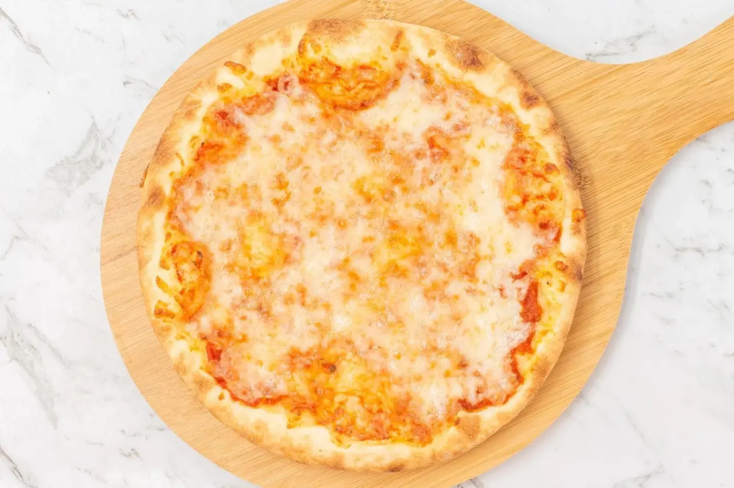 بيتزا ثلاثة اجبان