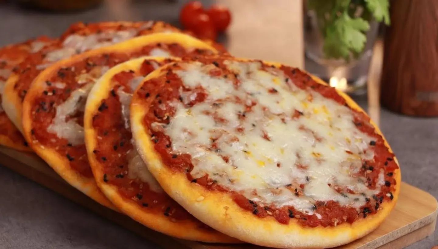 Muhammara Manqusha With Cheese
