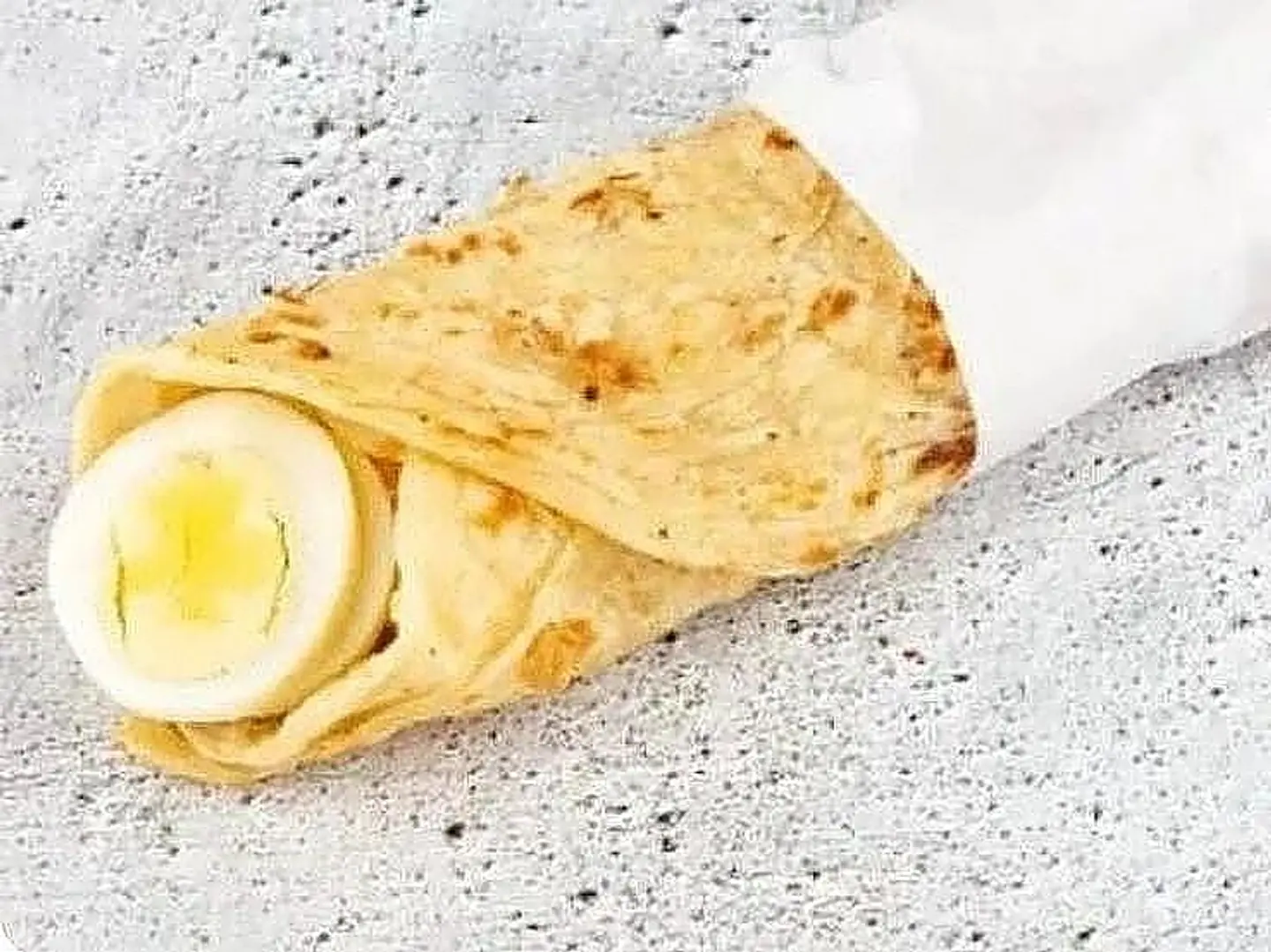 ساندويتش مسلوق جبن