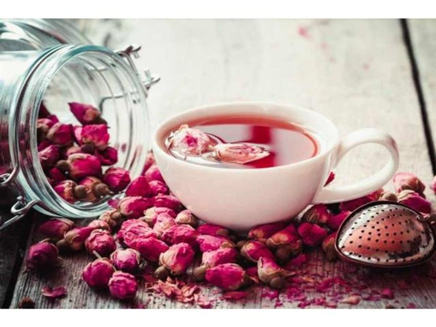 English Tea With Rose Petals