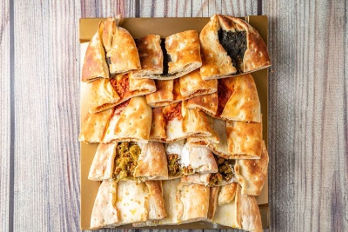 صحن معجنات صغير 8 فطائر
