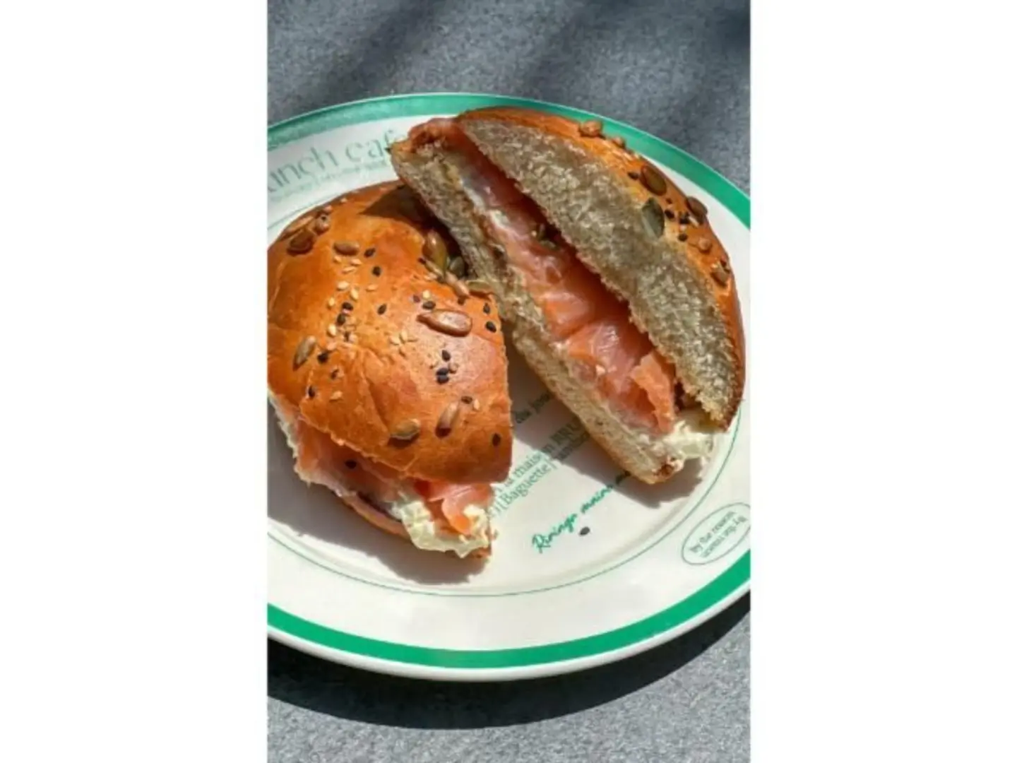 ساندويتش سالمون مدخن