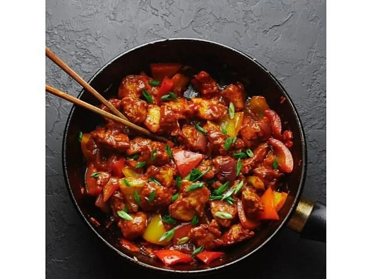 مرق الدجاج الحار