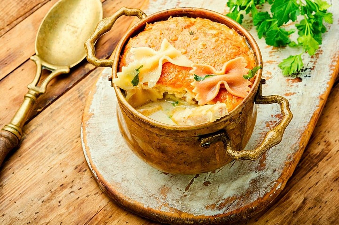 طاجن مكرونة بالدجاج