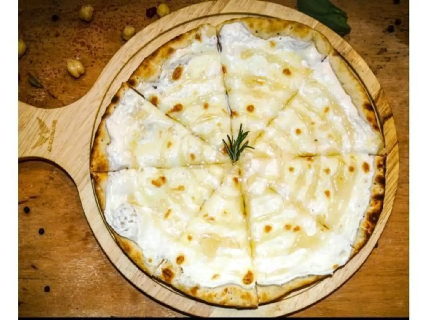 Bird's Nest Pizza