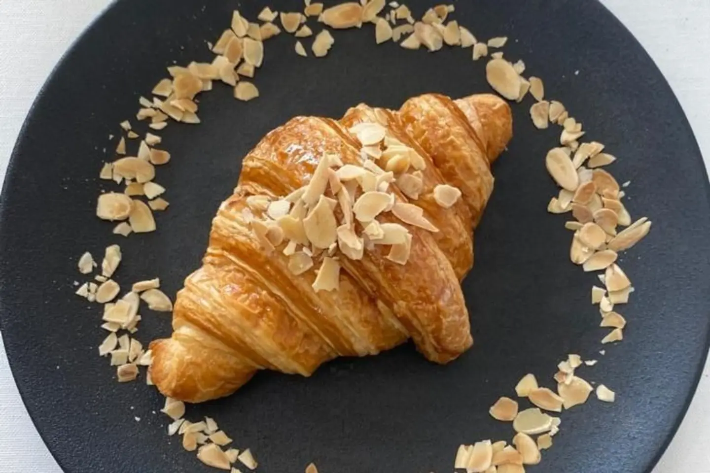 Plain Croissant With Almonds