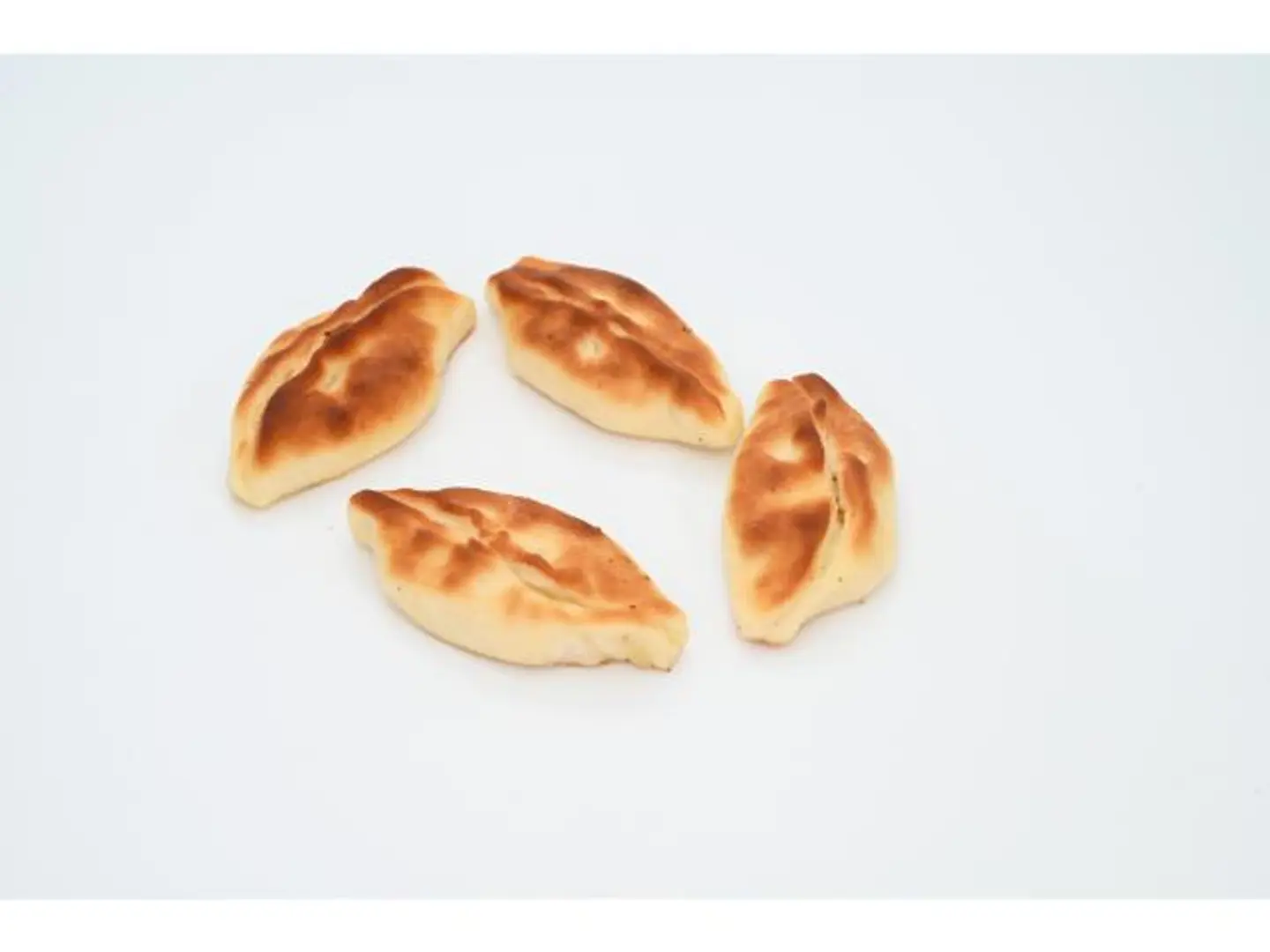 معجنات جبنة بيضاء