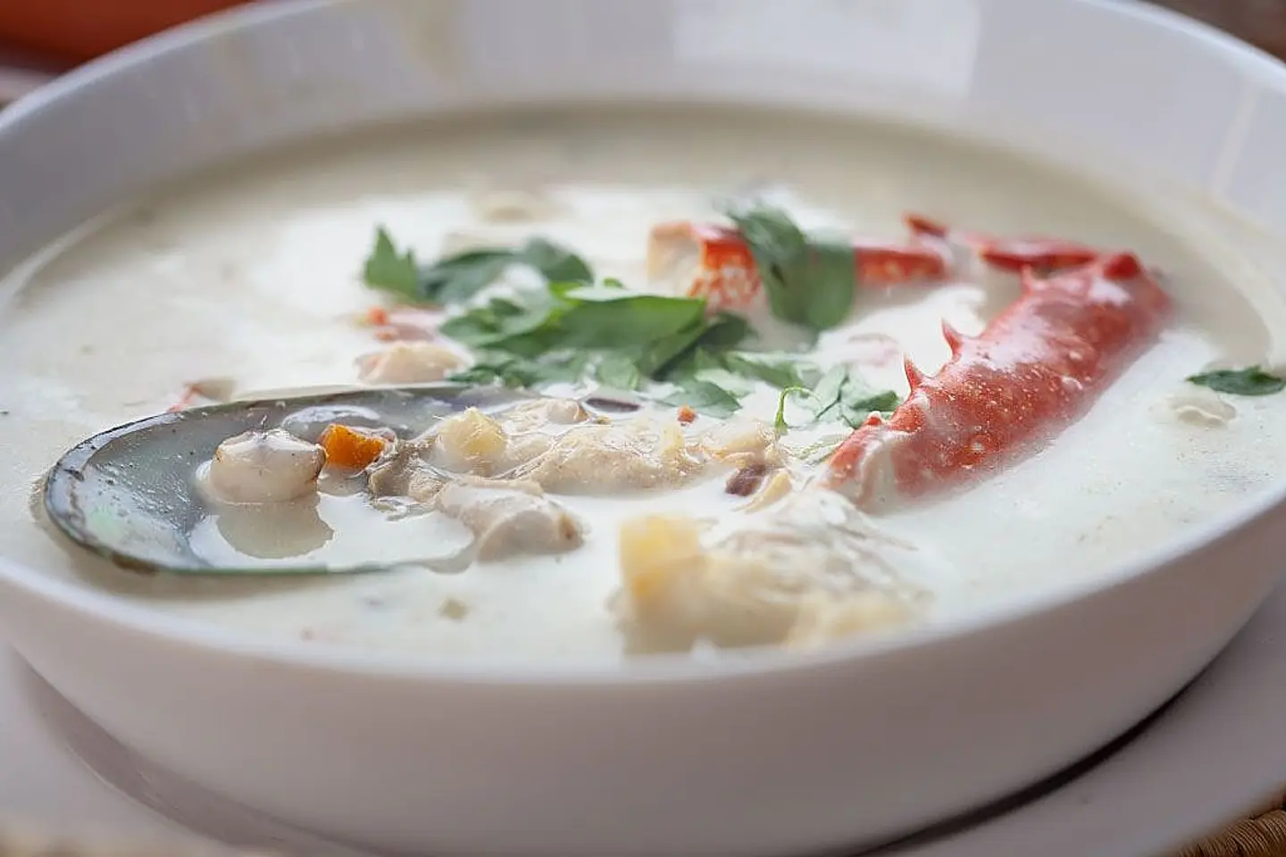 شوربة ثمار البحر بالكريمه