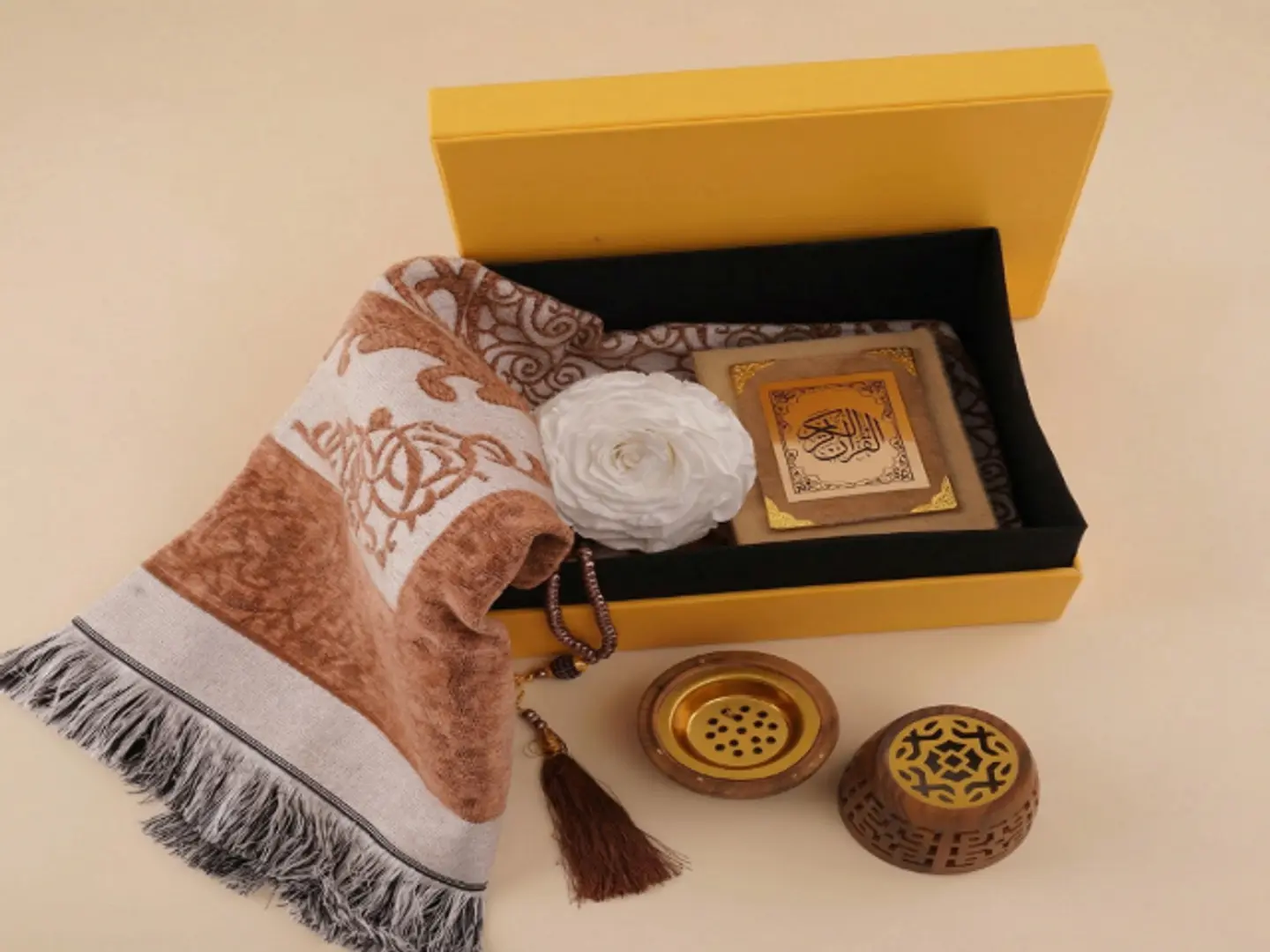 Ramadan Gift Box Prayer Set Quran & Forever Rose