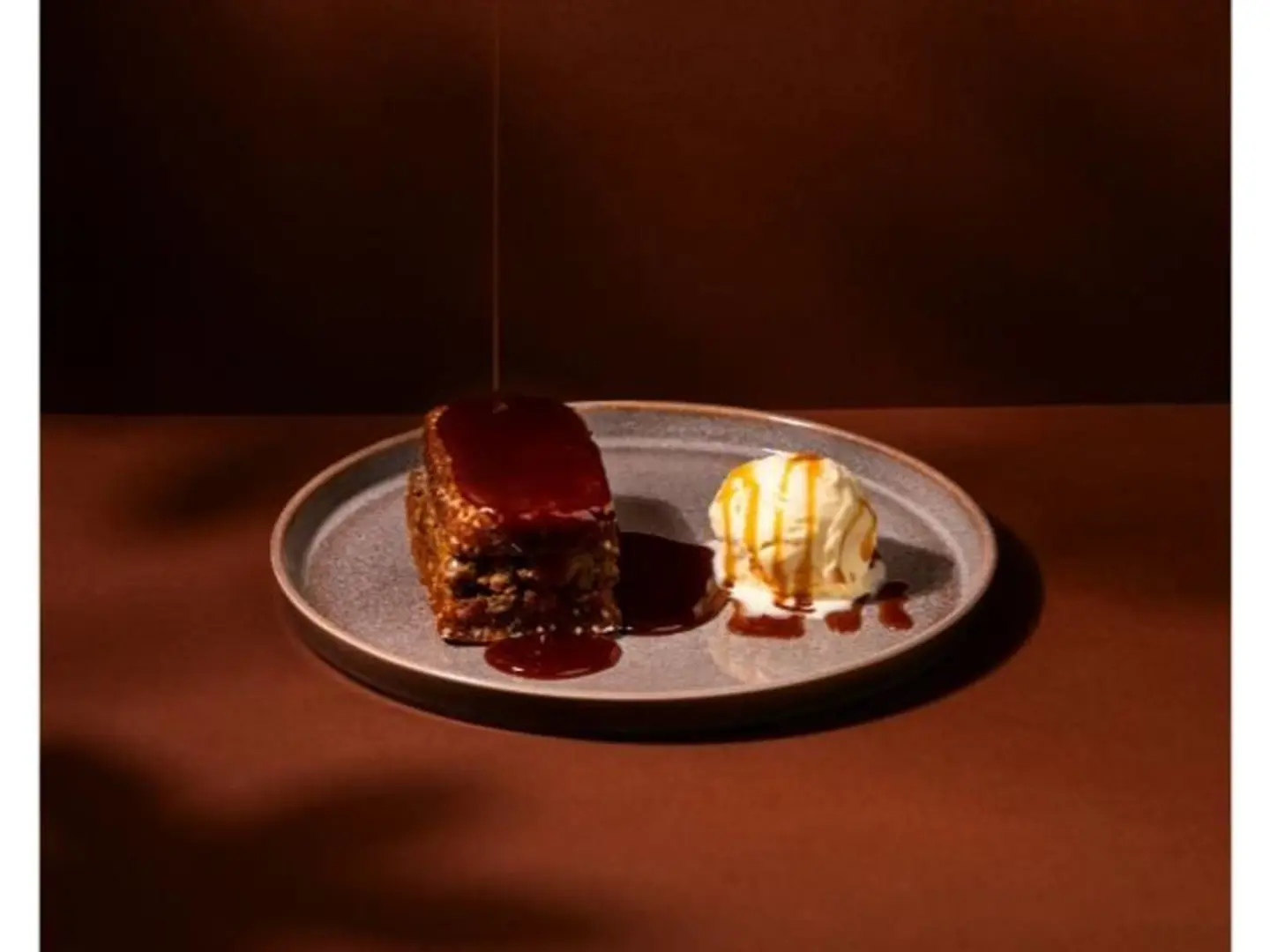 Dates Cake With Ice Cream