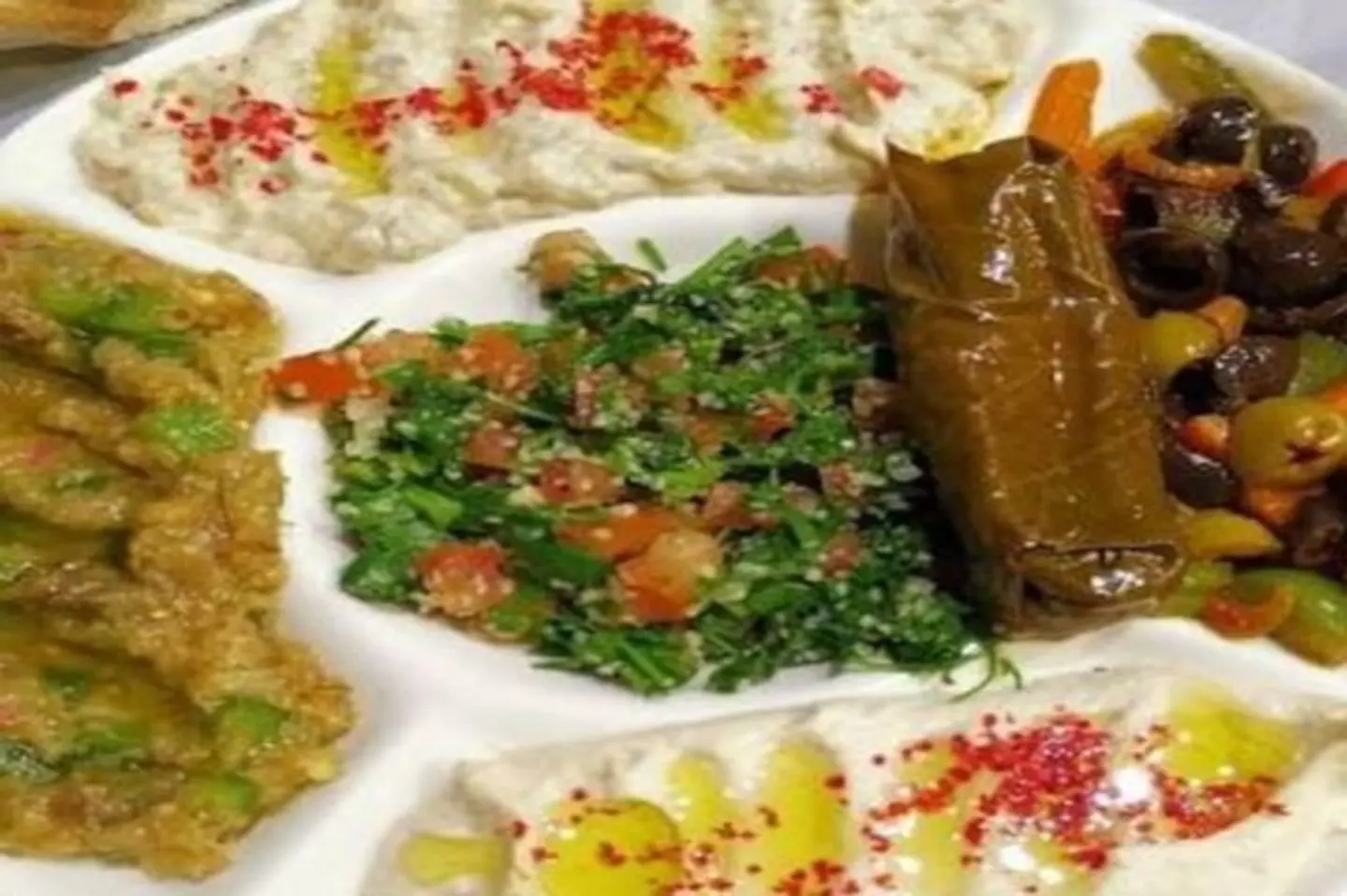 صحن مقبلات صغير