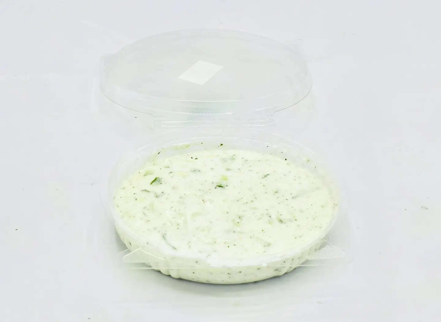 علبة سلطة زبادي بالخيار