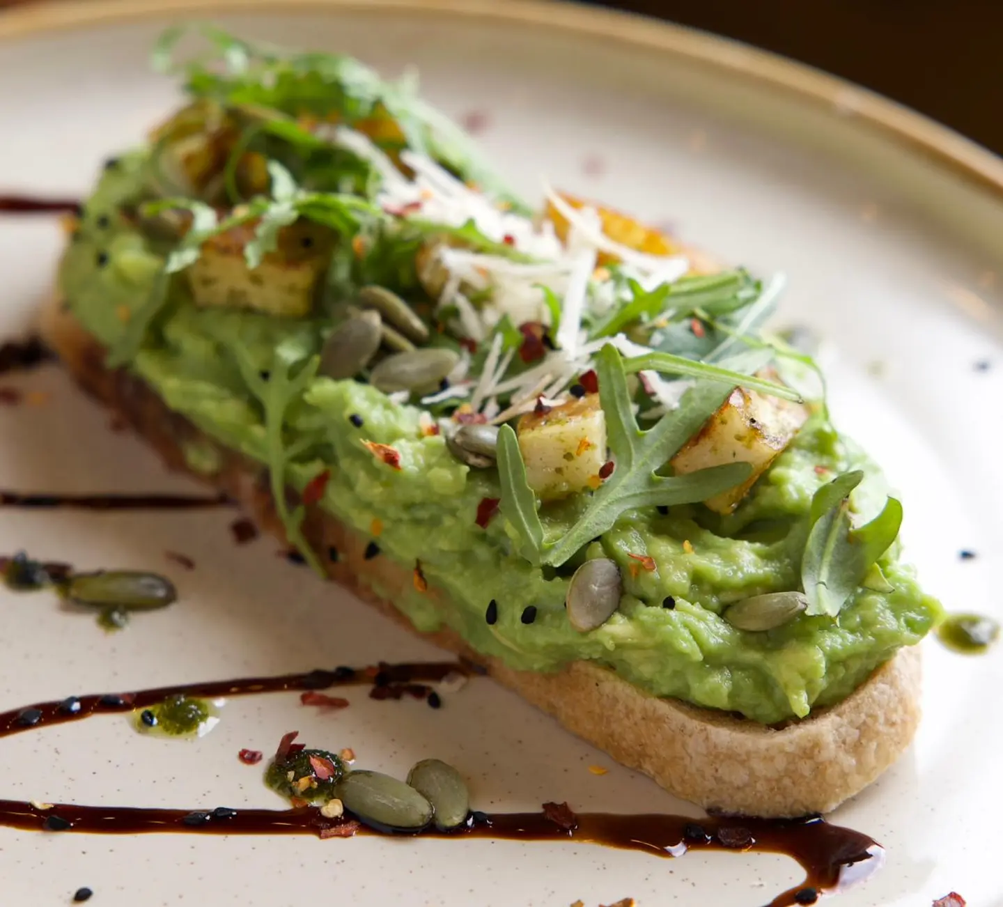 1610 افوكادو توست