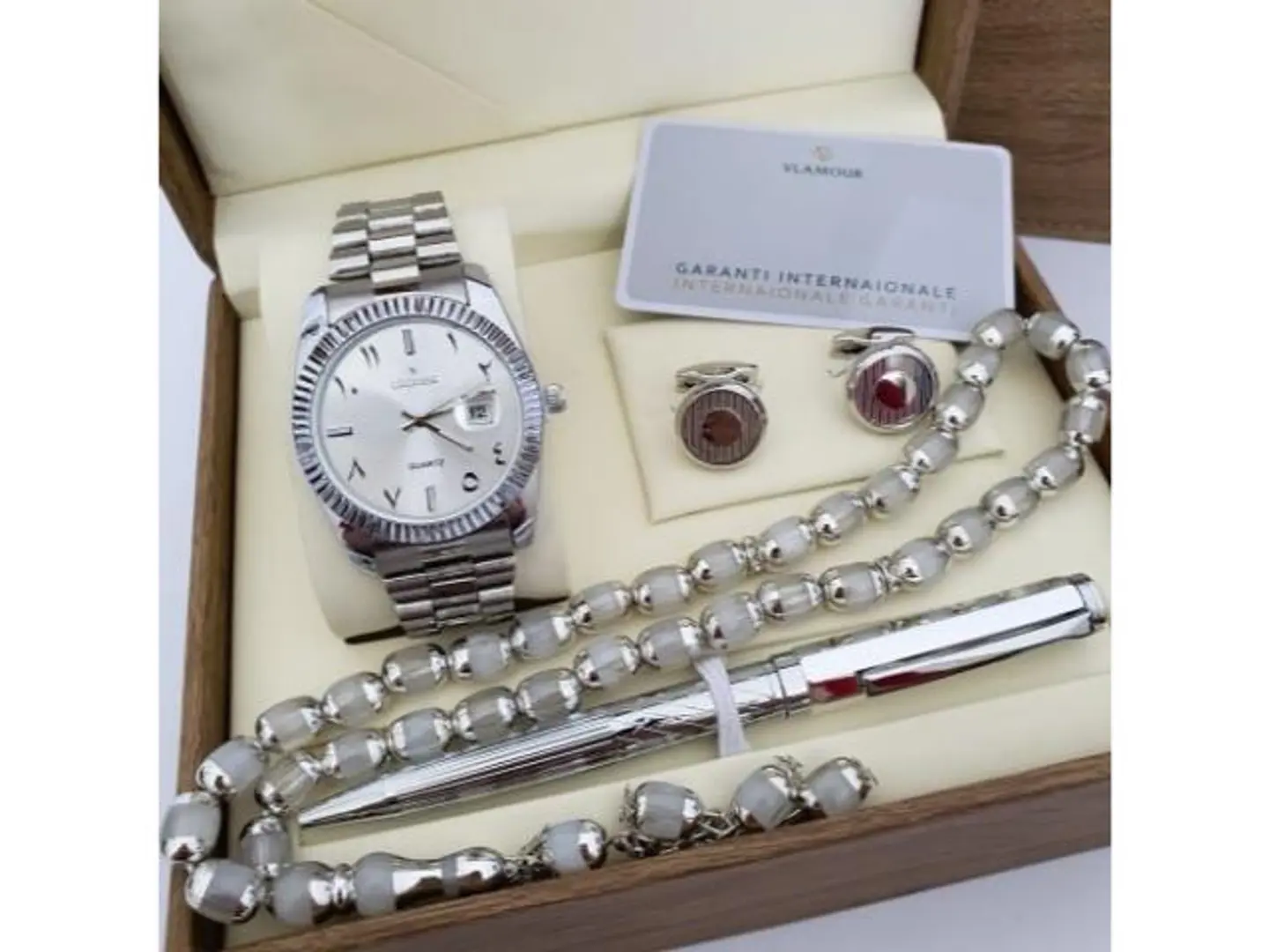 Luxury Men's Gift Set A Symbol Of Heritage And Excellence18