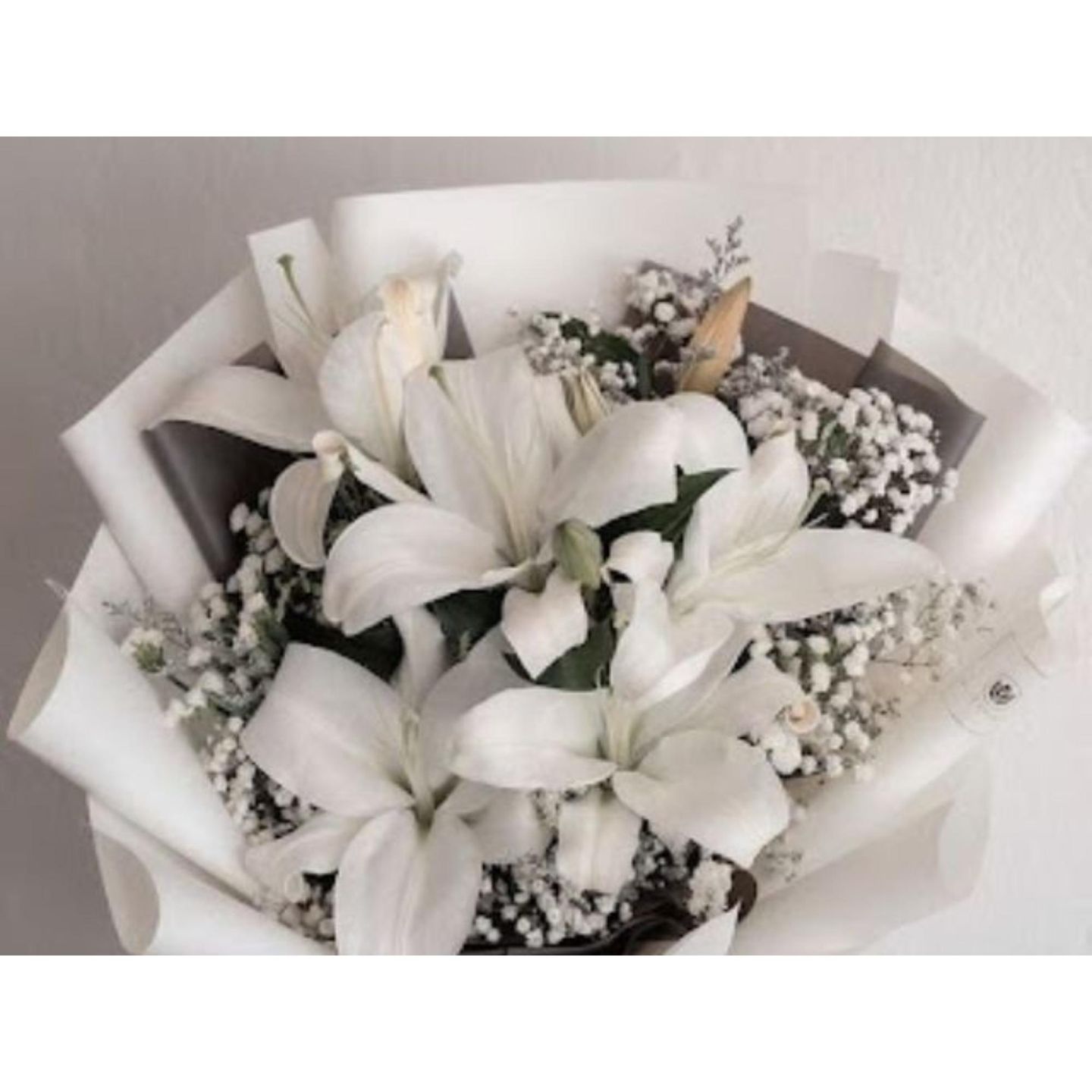 باقة ورد طبيعي زنبق