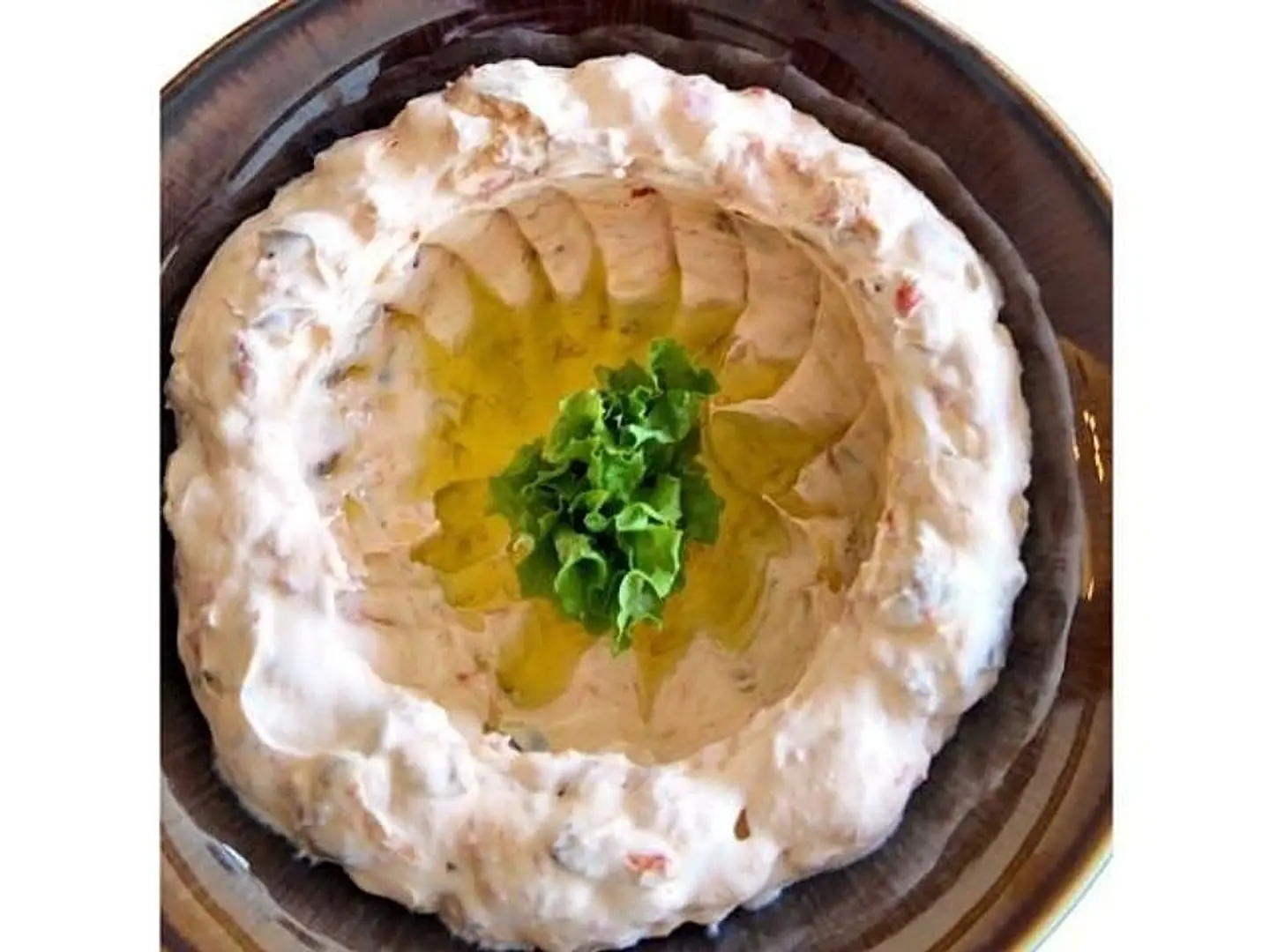 لبنه مع مكدوس