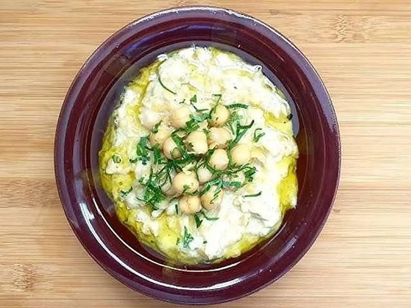 Musabaha Mixed With Yogurt And Garlic