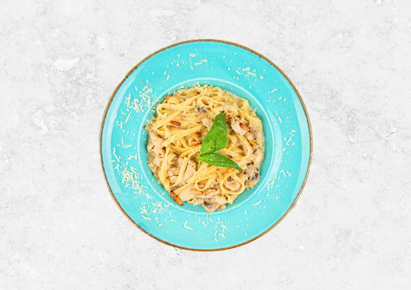 فيتوتشيني بيضاء دجاج
