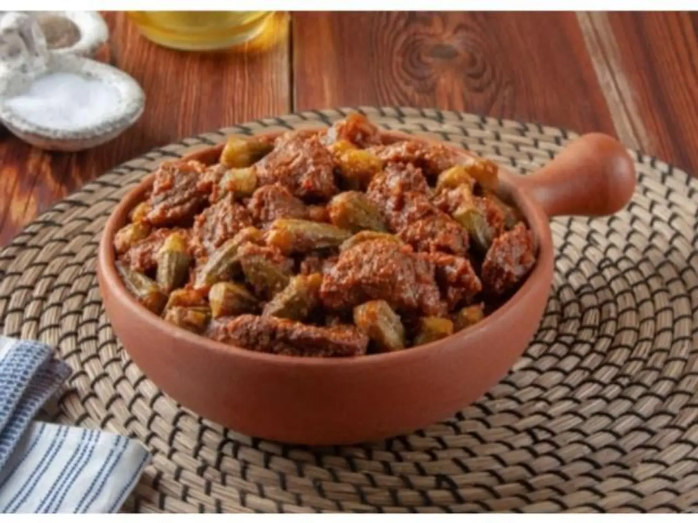 طاجن بامية باللحم مع أرز