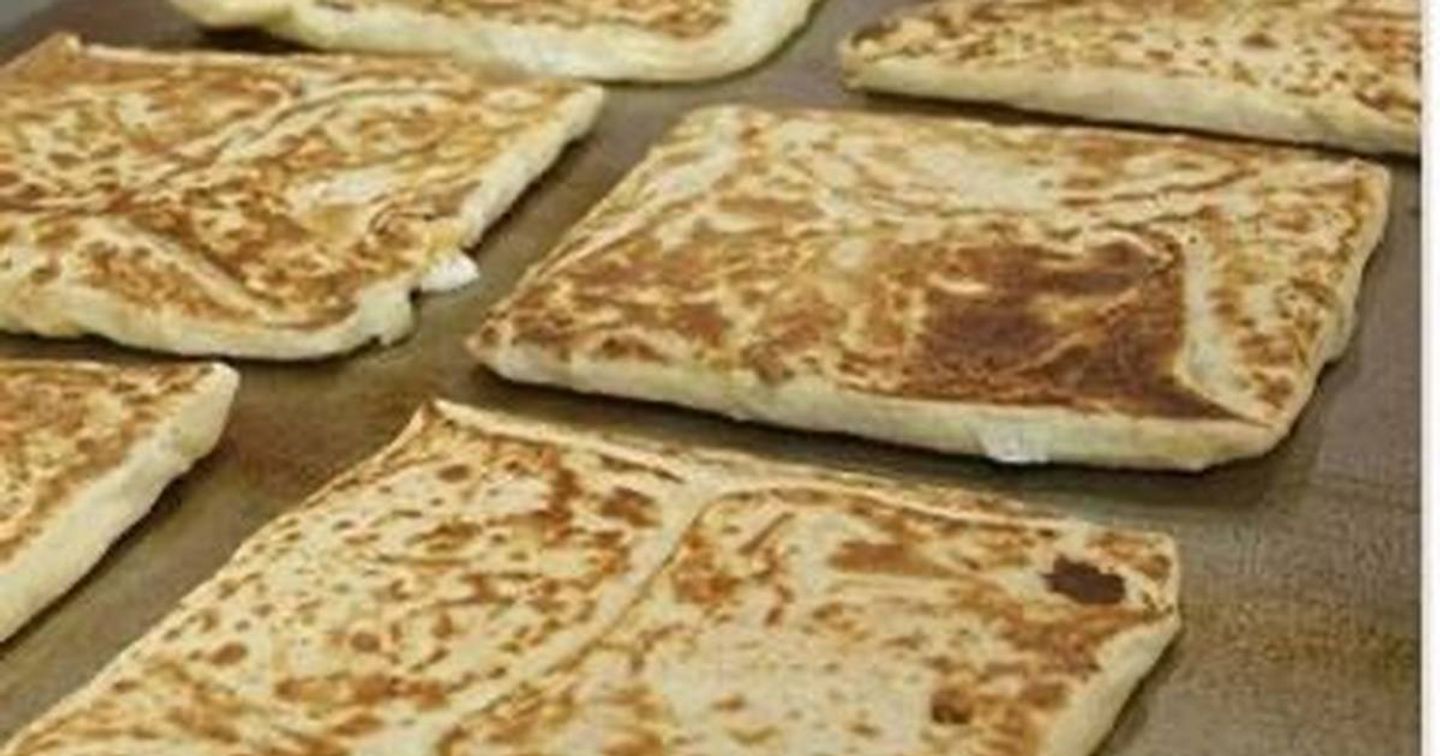 مطبق عدني بالجبنة