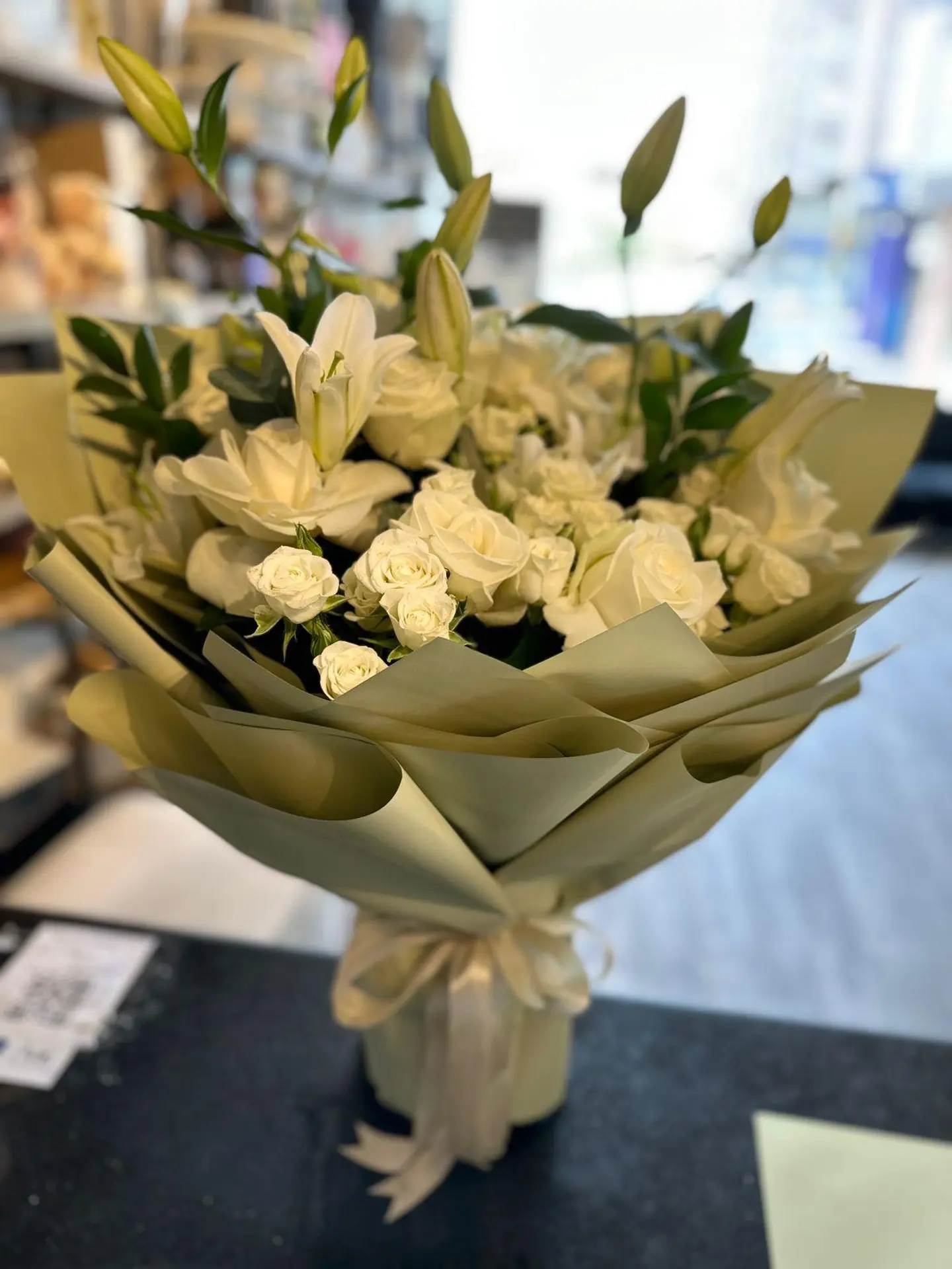White Roses .White Baby Roses. White Lilles