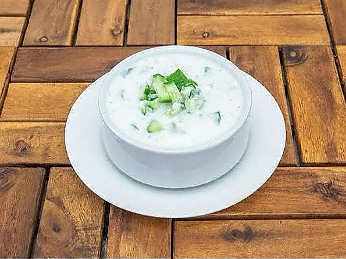 لبن مع خيار