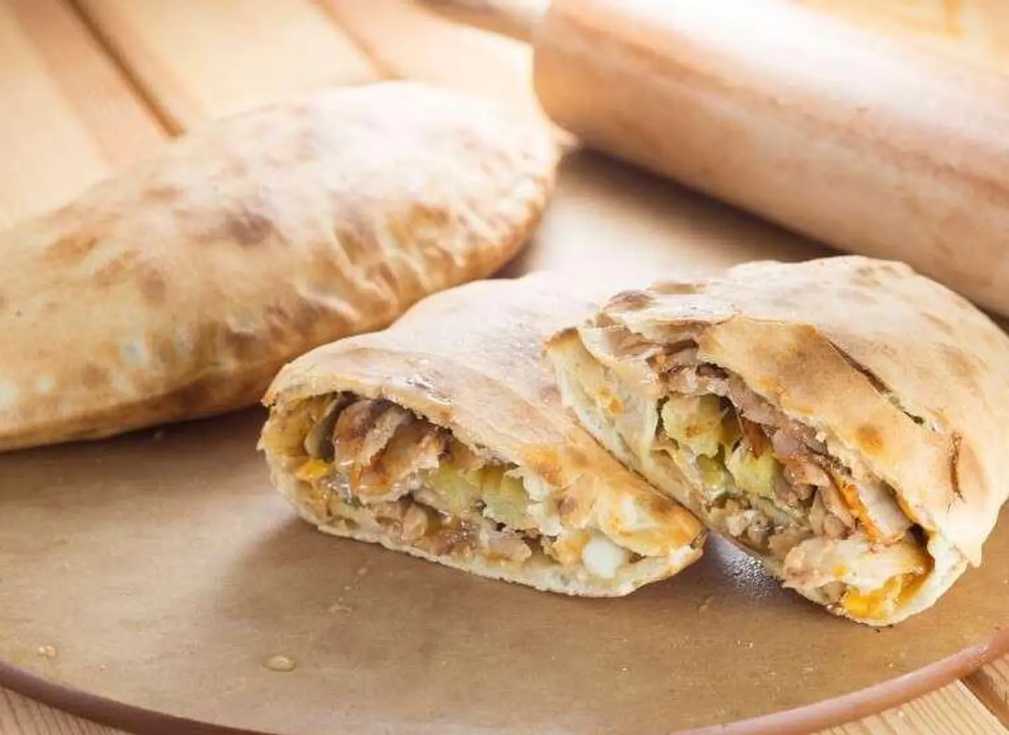 فطيرة شاورما صاجية جبن