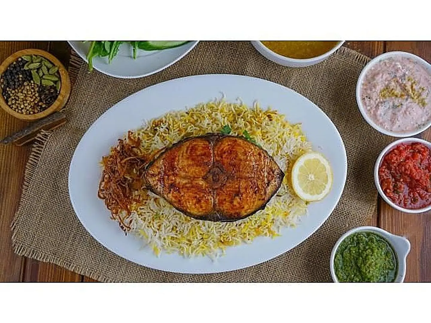 وجبة كنعد بالفرن 200-250تكفي لشخص تقدم مع المشروب والبطاطس والرز والحلا